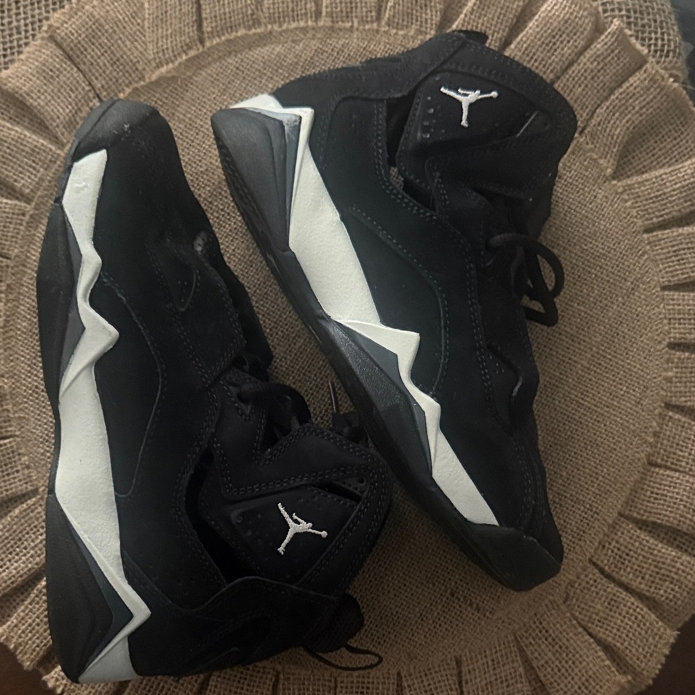 Nike Jordan True Flight Black and White Great Condition. Size 4Y - Picture 11 of 11